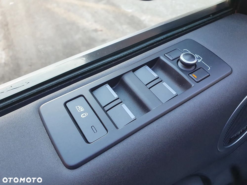 Land Rover Discovery 2.0 SD4 HSE Luxury - 22