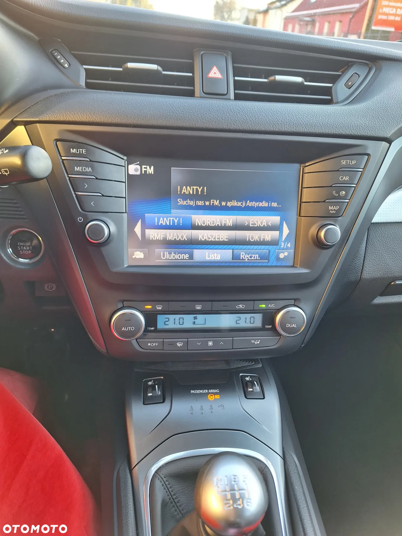 Toyota Avensis 1.8 Sol - 17
