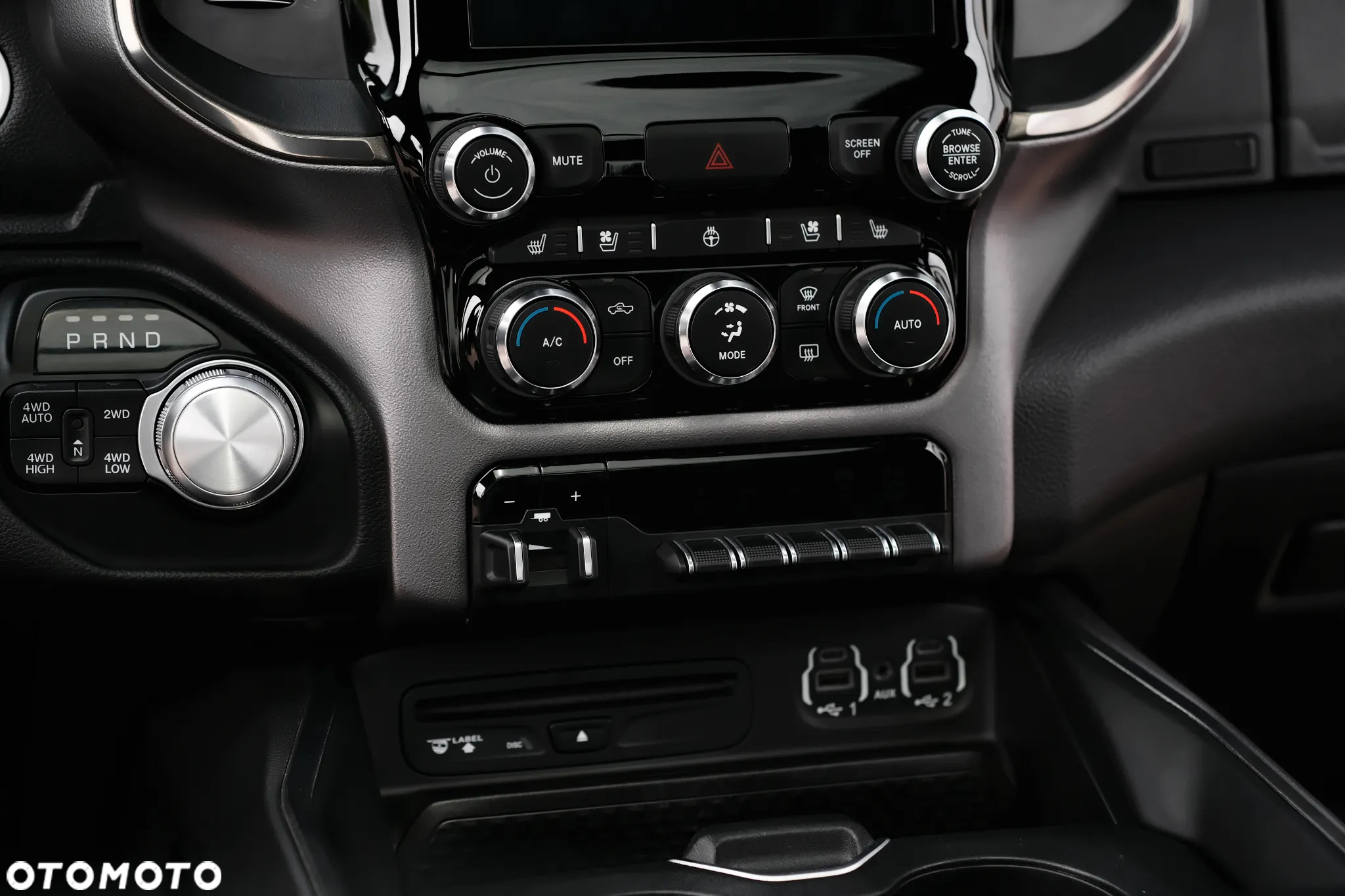 RAM 1500 5.7 Crew Cab Shortbed Laramie Sport - 34