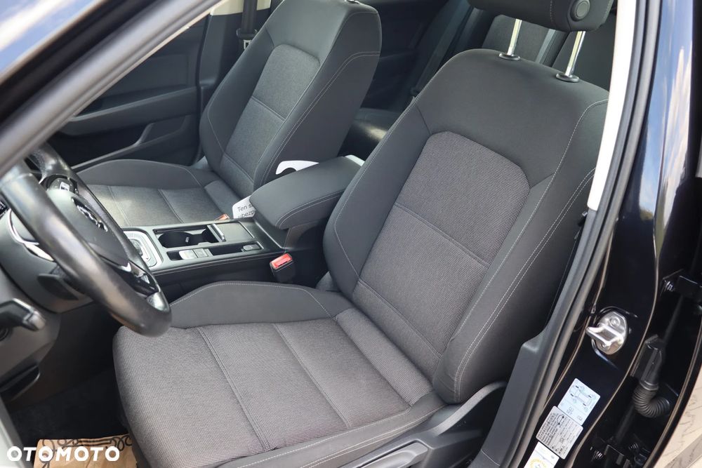 Volkswagen Passat Variant ver-variant-2-0-tdi-scr-dsg-comfortline - 25