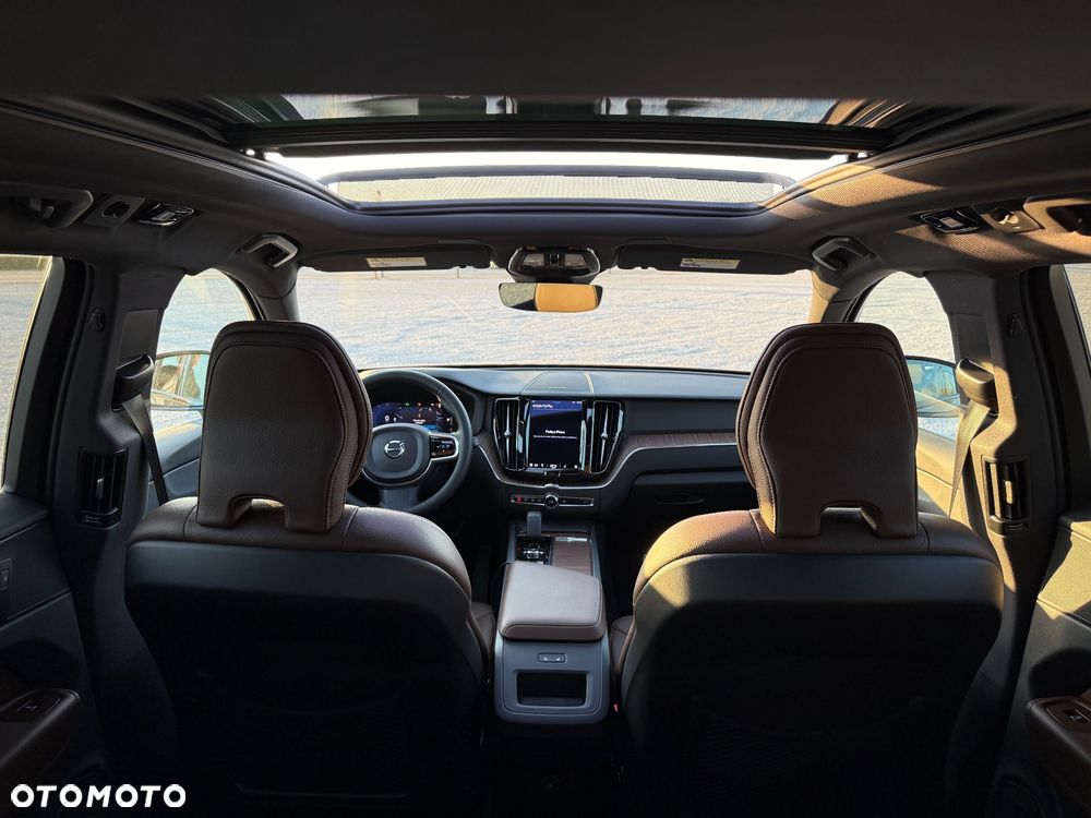 Volvo XC 60 B5 B AWD Plus Dark - 13