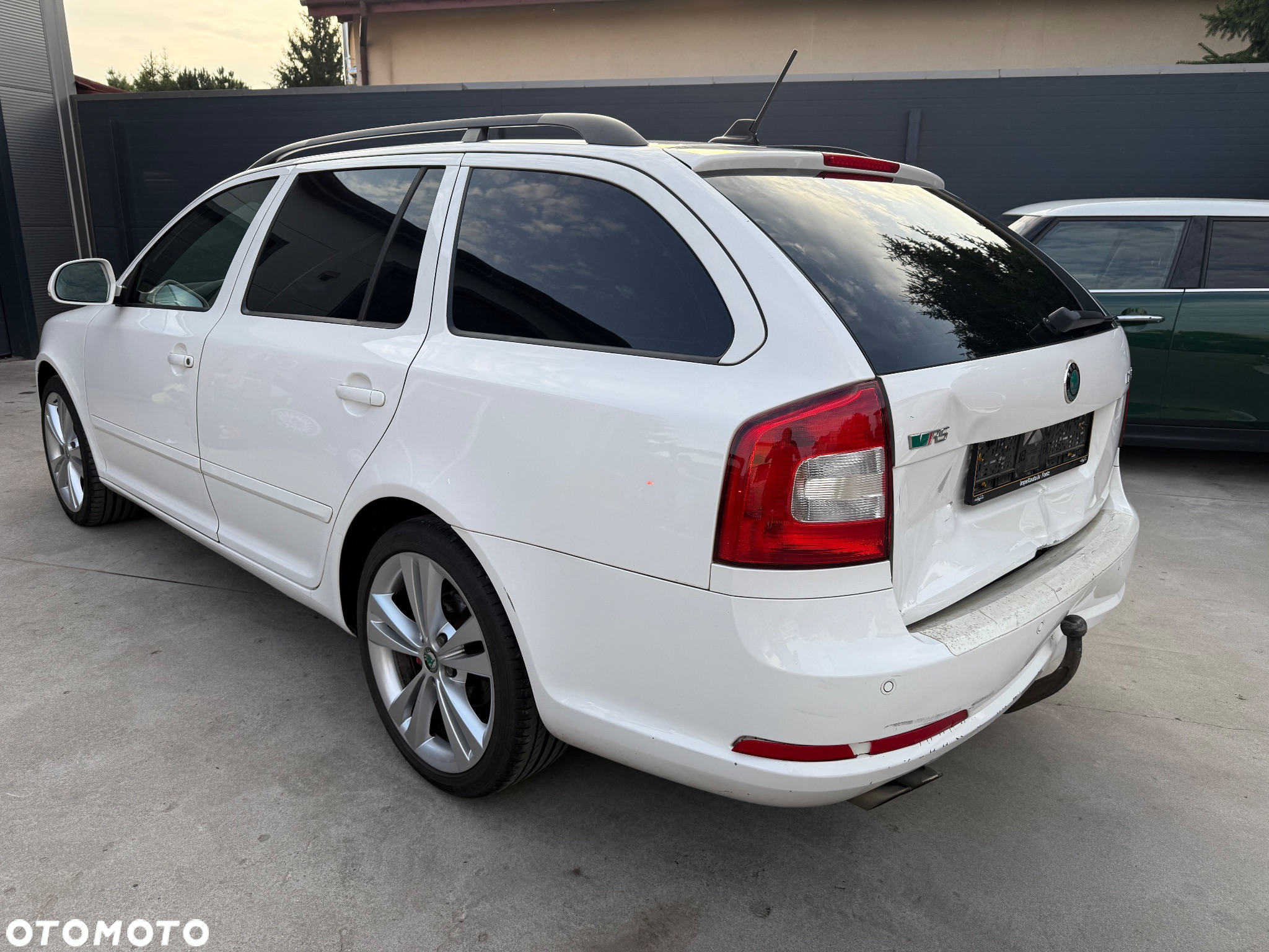 Skoda Octavia Combi 2.0 TDI DPF RS - 9