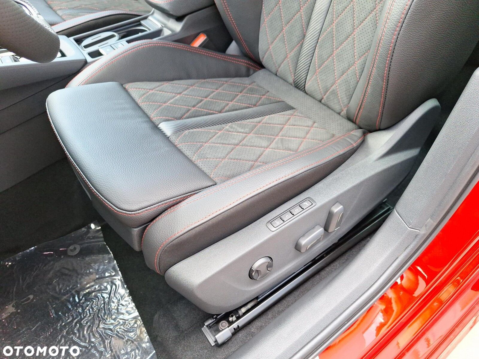 Skoda Octavia 2.0 TSI RS DSG - 28