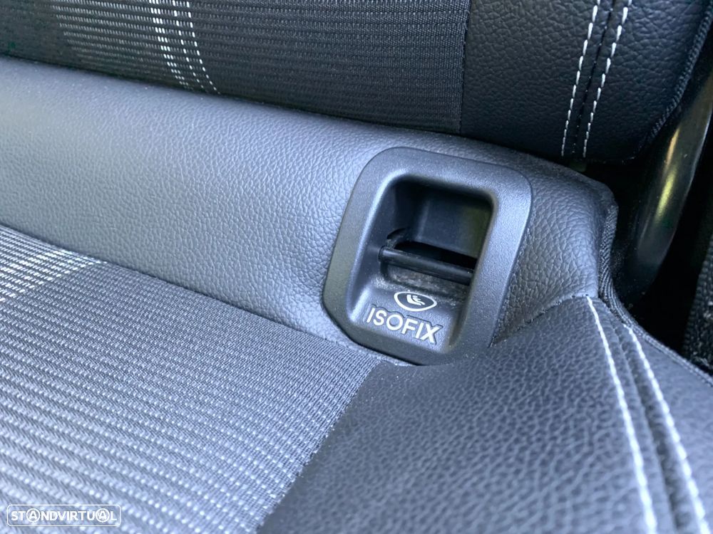 Mercedes-Benz GLA 180 d Urban - 14