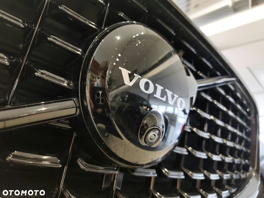 Volvo XC 60 T6 Plug-In Hybrid AWD Plus Black Edition - 39