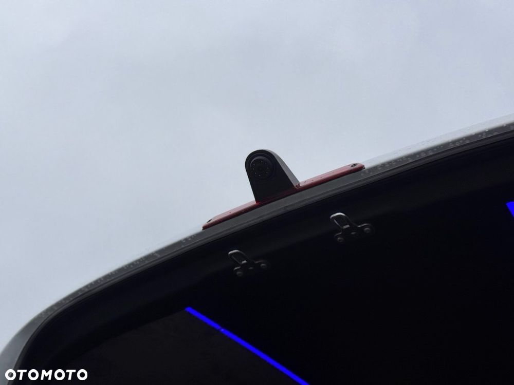 Mercedes-Benz Sprinter - 20