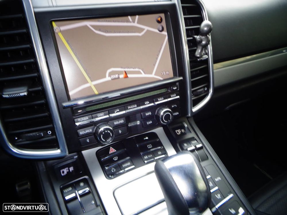 Porsche Cayenne S - 30