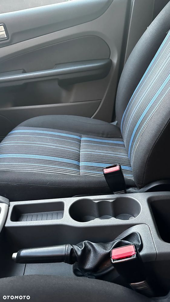 Ford Focus - 25