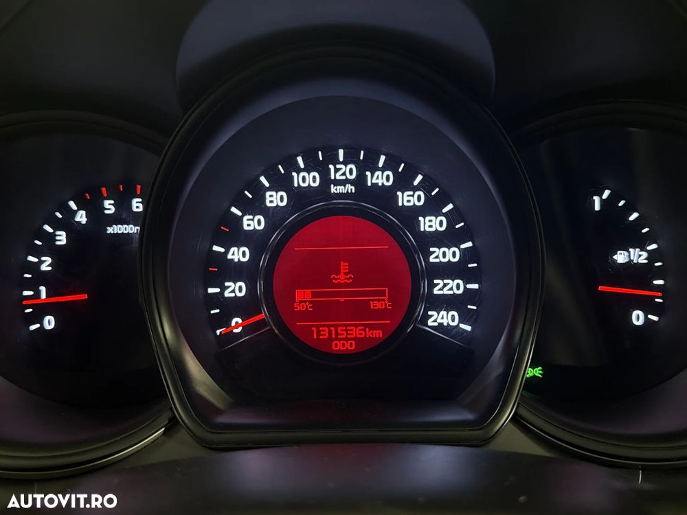Kia Ceed - 11