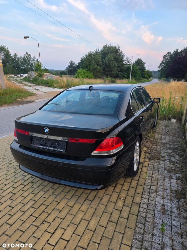 BMW Seria 7 735Li - 4