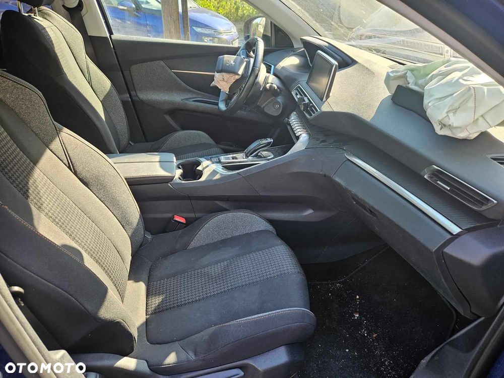 Peugeot 3008 1.2 PureTech Active S&S EAT8 - 5