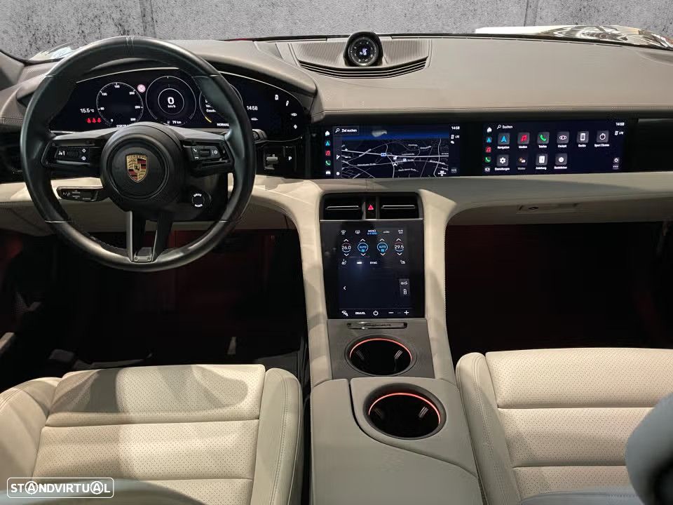 Porsche Taycan Cross Turismo 4 - 19