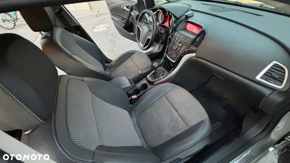 Opel Astra 1.6 CDTI Cosmo - 21