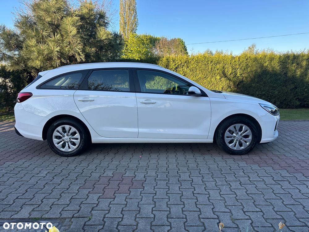 Hyundai i30 blue Kombi 1.4 Trend - 6