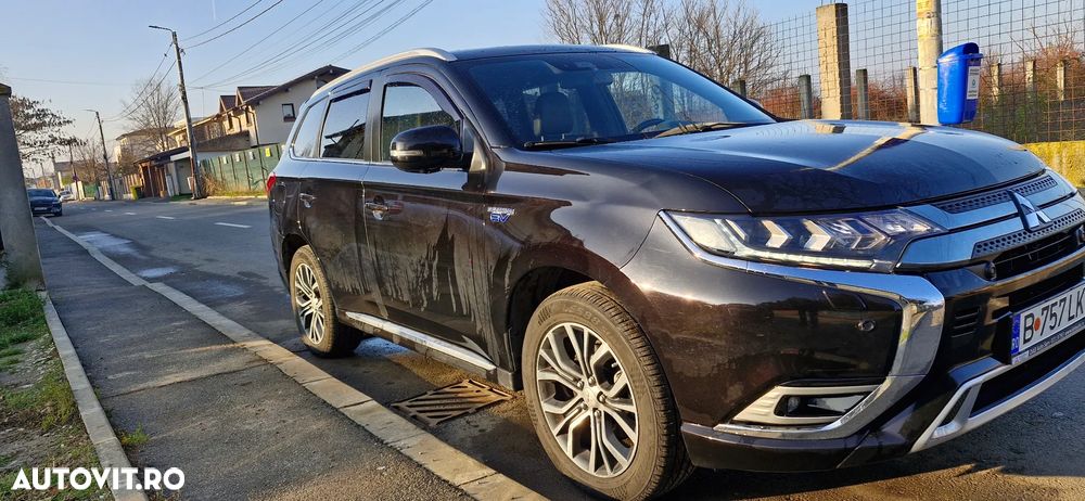 Mitsubishi Outlander PHEV 2.4 L 4X4 Instyle+ - 8