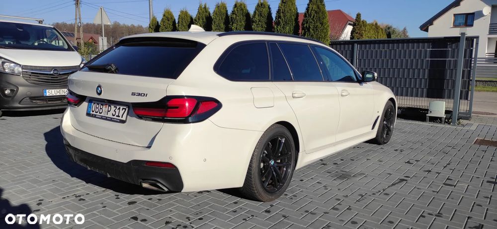 BMW Seria 5 530i Touring M Sport Edition - 3