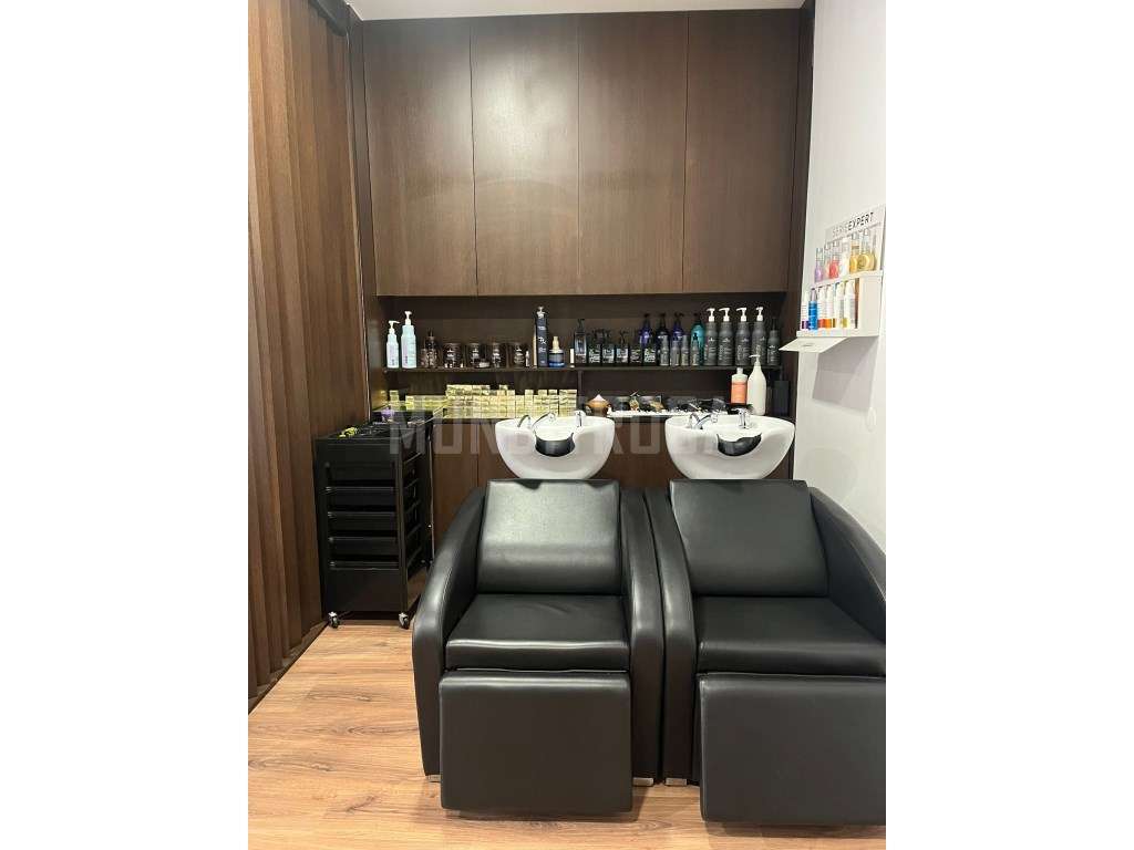 Cabeleireiro pronto a funcionar S. Vitor - Grande imagem: 3/8