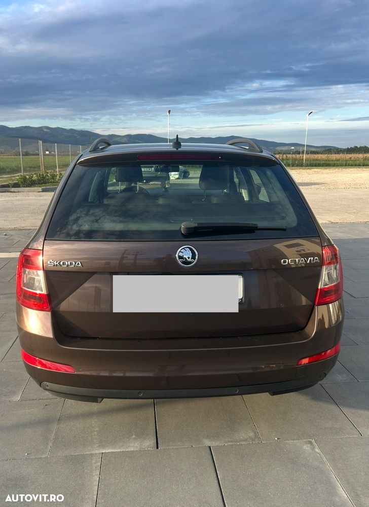 Skoda Octavia 2.0 TDI ELEGANCE - 2