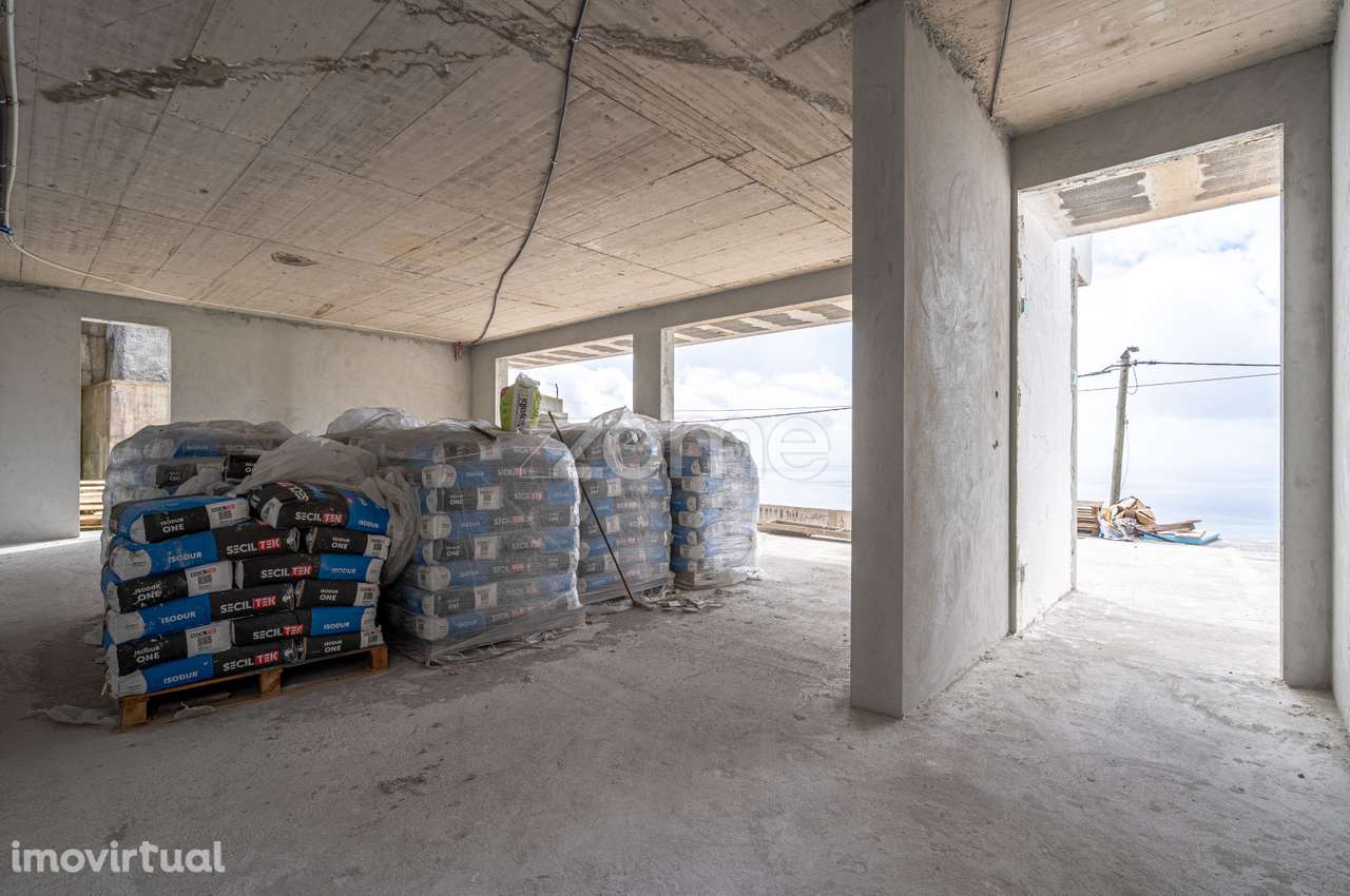 Moradia T3 Nova Tipo Geminada com piscina,H2 Arco da Calheta - Grande imagem: 4/43