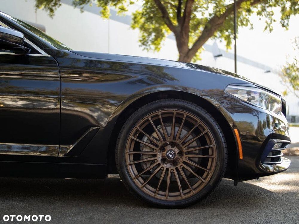 BMW Seria 5 530i xDrive Luxury Line sport - 19