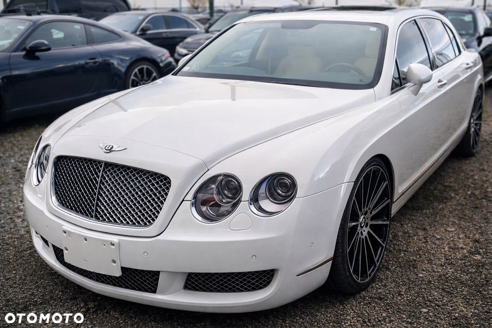 Bentley Flying Spur - 1