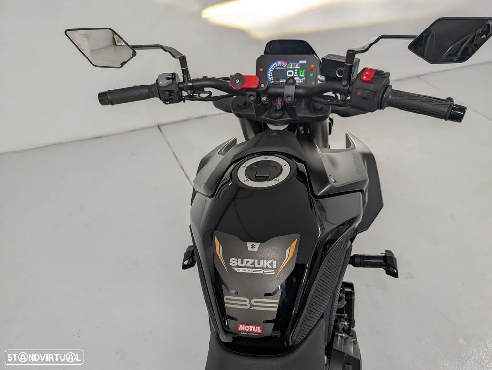 Suzuki GSX GSX-8S - 8