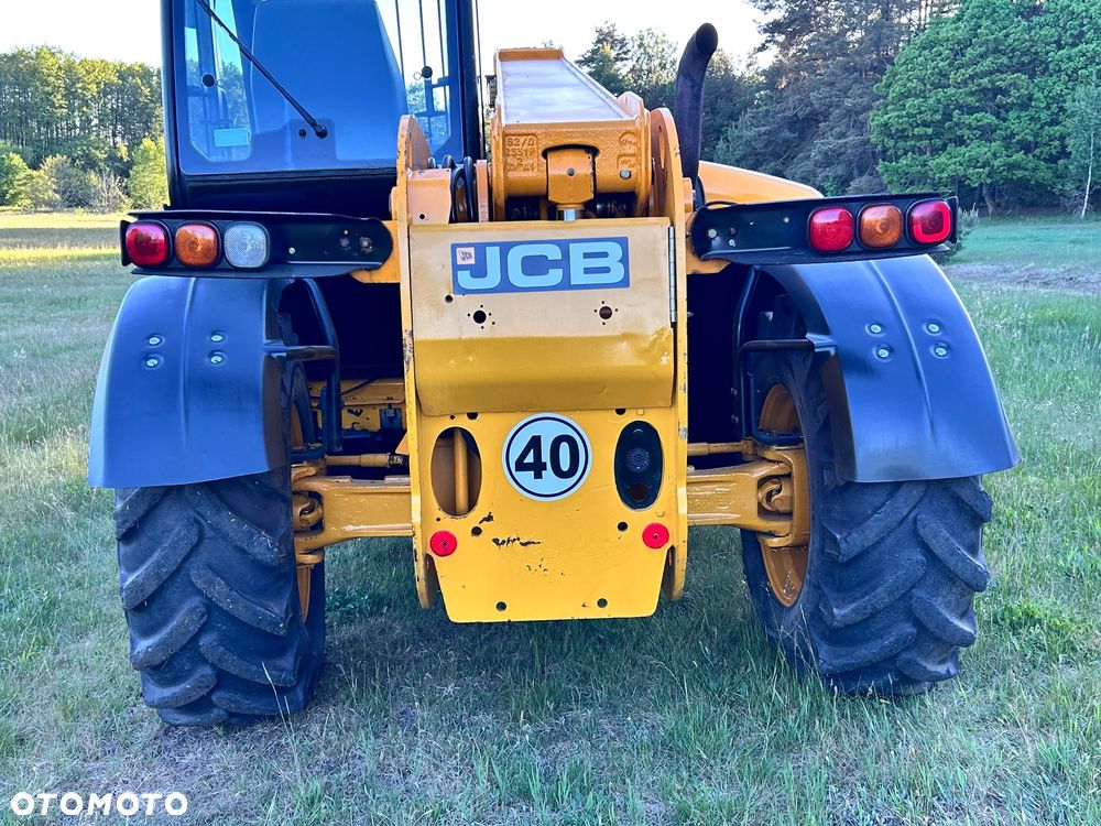 JCB - 4
