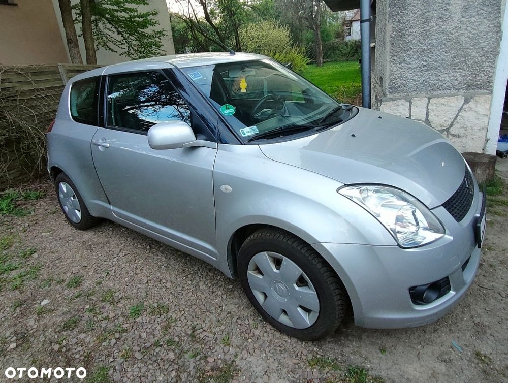 Suzuki Swift - 1