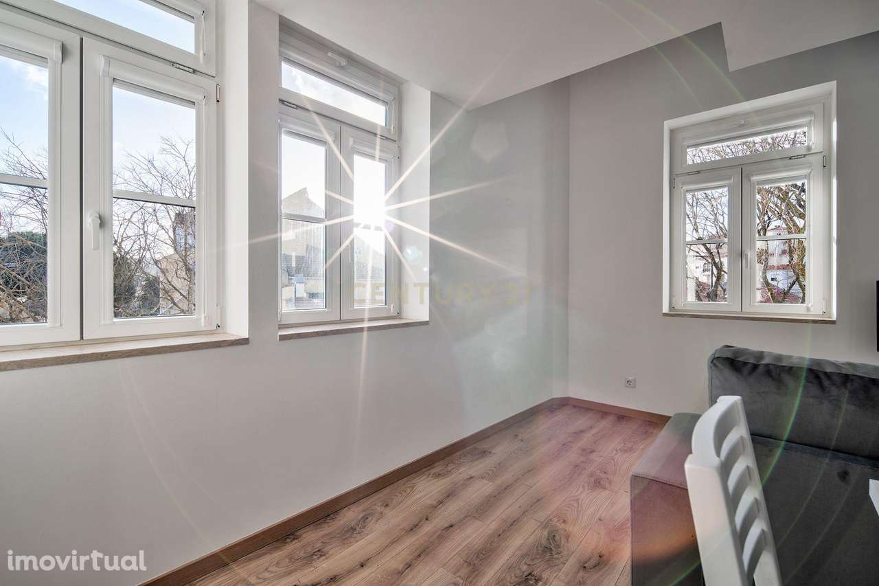 T1 como novo, com mezanino, mobilado, para arrendamento em S. Domingos - Grande imagem: 5/22