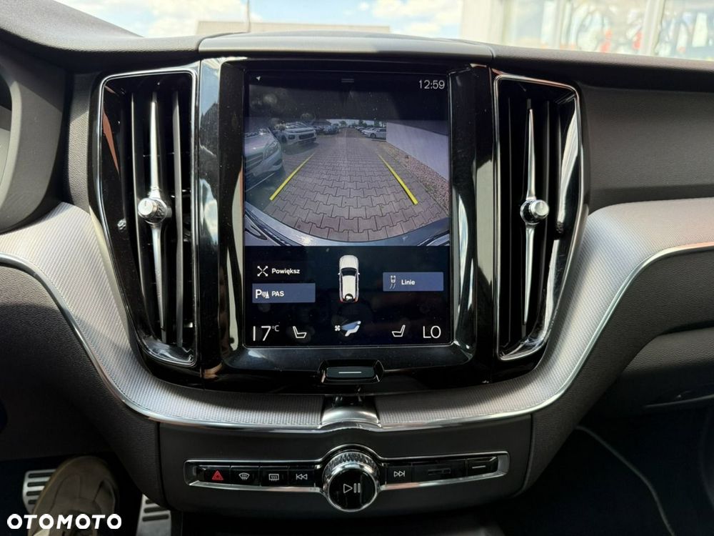 Volvo XC 60 D4 R-Design - 25