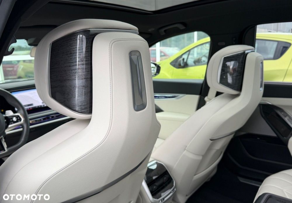 BMW Seria 7 - 30
