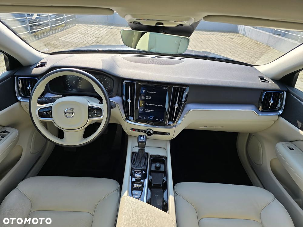 Volvo S60 T5 Momentum Pro - 22