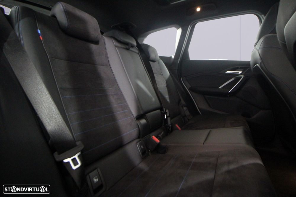 BMW iX1 eDrive20 M Sport Pack - 13