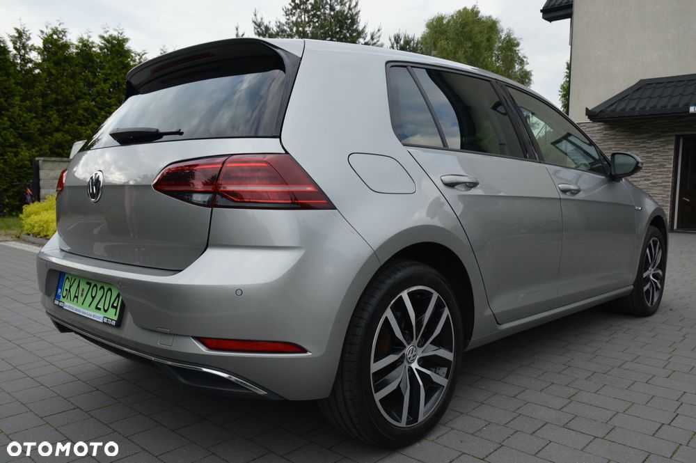 Volkswagen Golf - 10