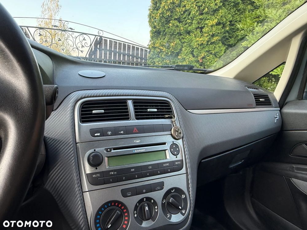 Fiat Grande Punto Actual 1.4 8V Estiva Blue&Me Euro5 - 15
