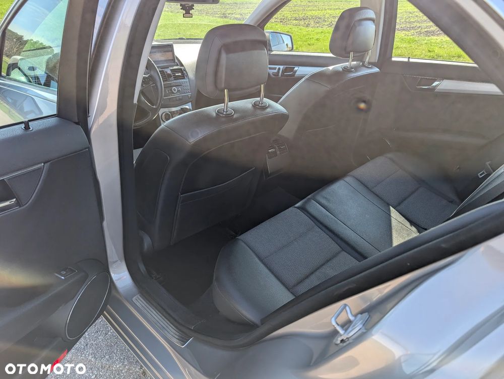Mercedes-Benz Klasa C 320 CDI Avantgarde 4-Matic - 14