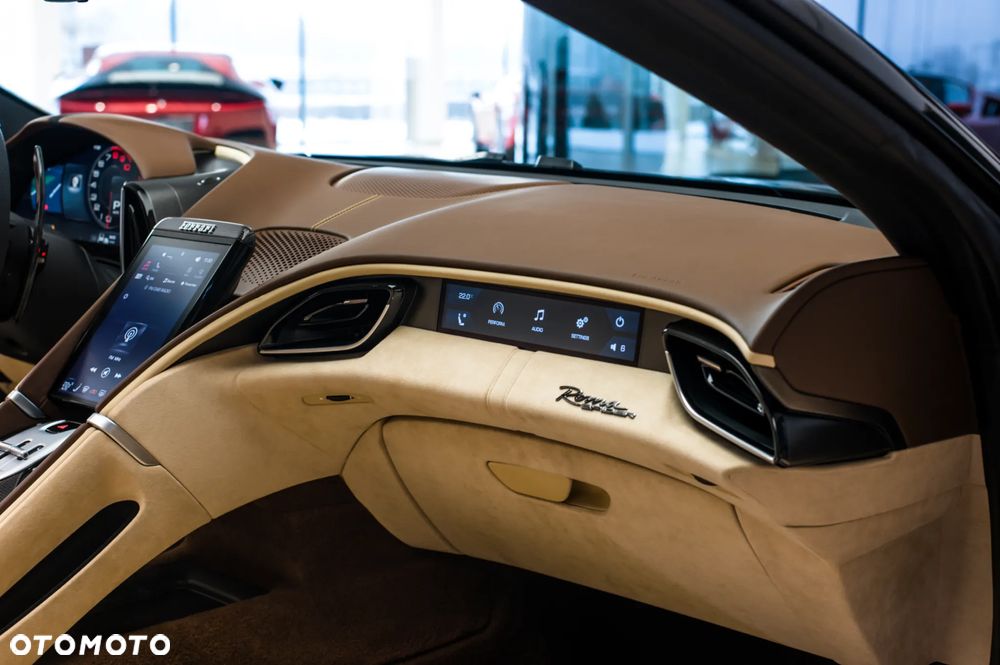 Ferrari Roma Spider - 21