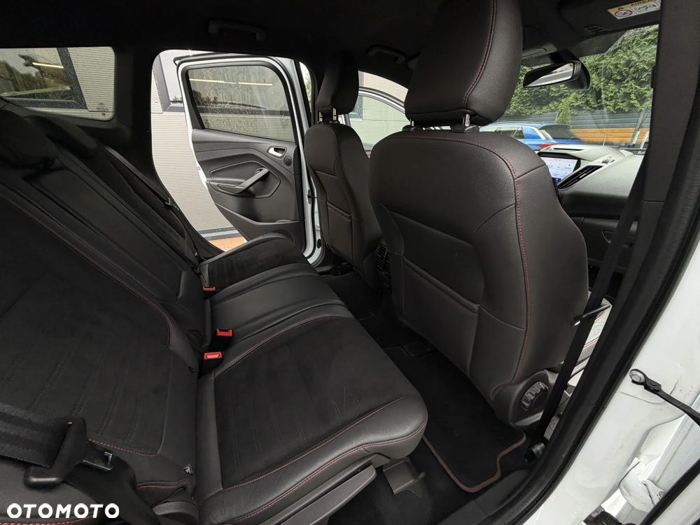 Ford Kuga 2.0 TDCi 2x4 ST-Line - 17