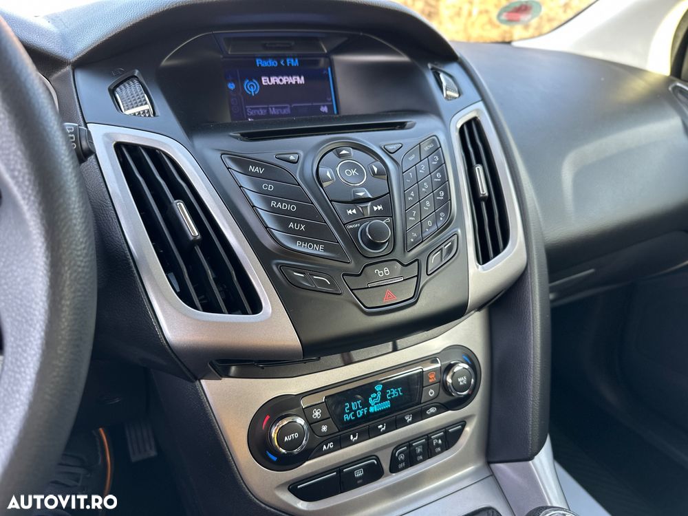 Ford Focus 1.6 TDCi DPF Champions Edition - 14