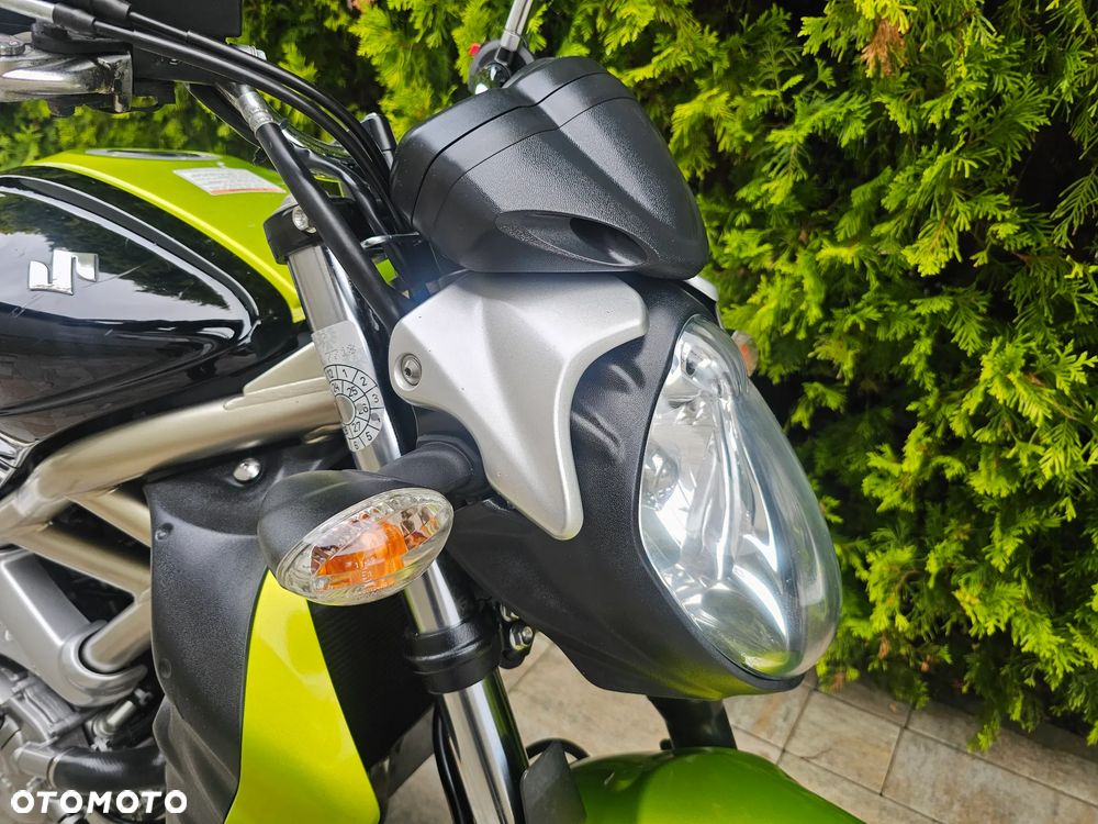 Suzuki Gladius - 12