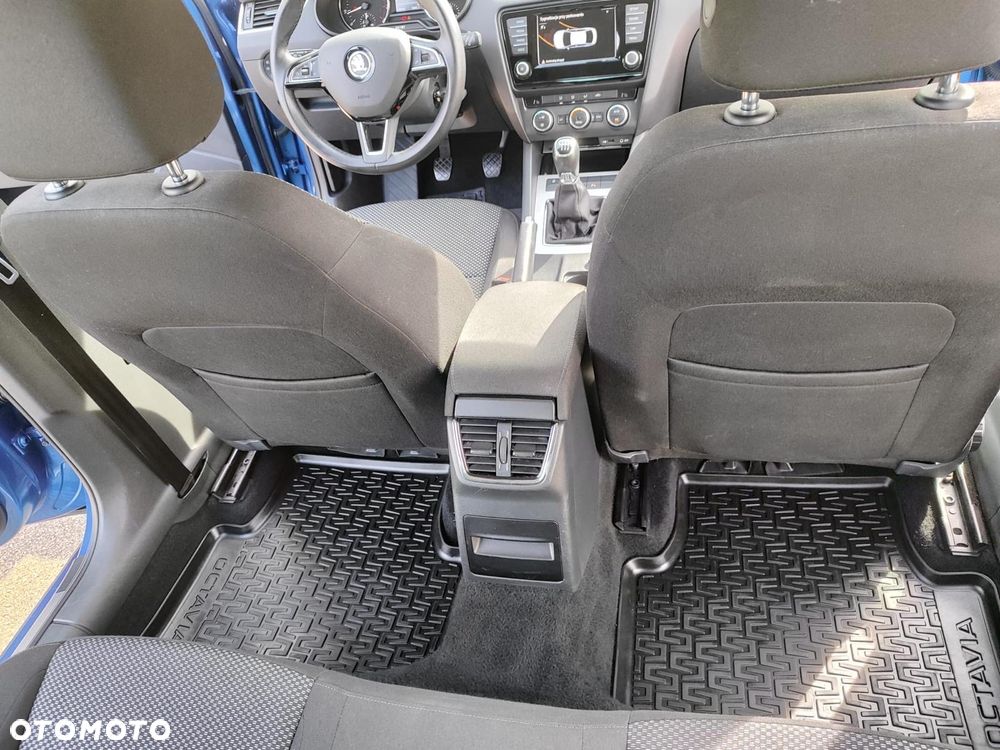 Skoda Octavia 1.4 TSI Ambition - 34