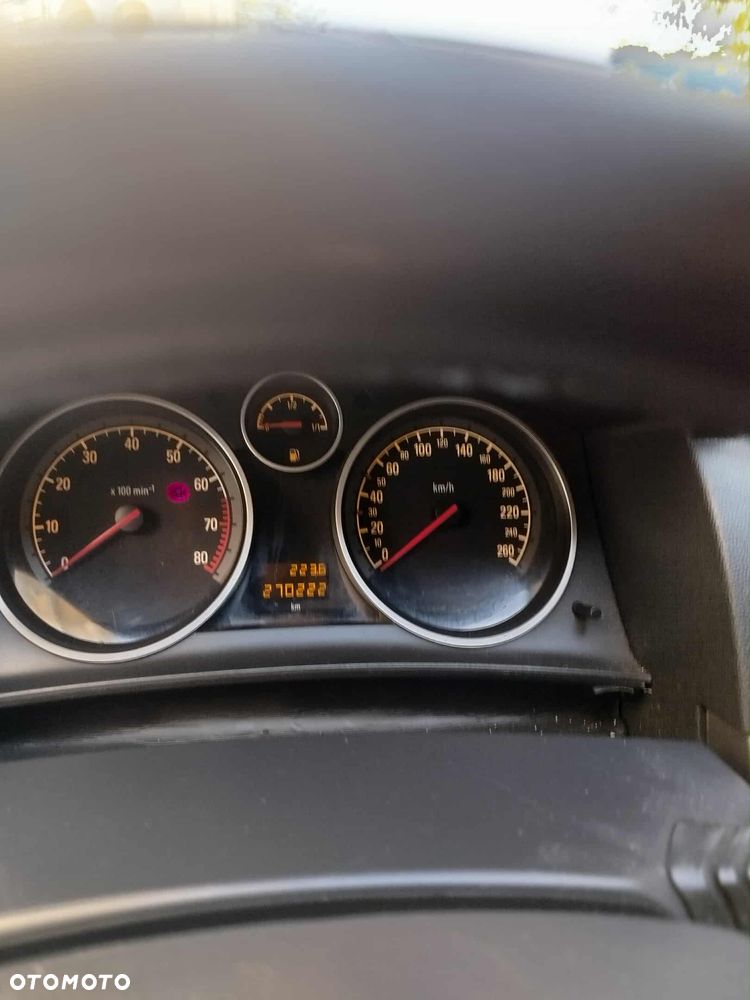 Opel Astra III GTC 1.8 Cosmo - 9