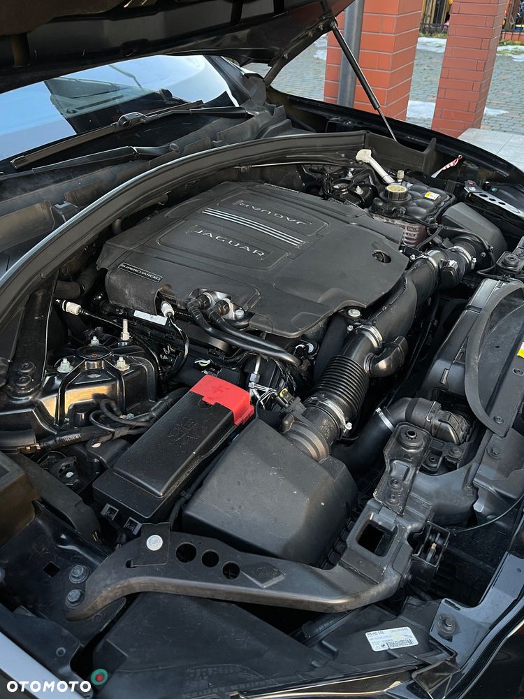 Jaguar F-Pace 35t AWD Prestige - 33