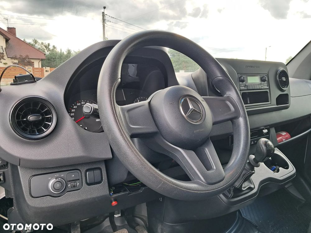 Mercedes-Benz SPRINTER 515 Chłodnia + Winda Salon Polska - 27