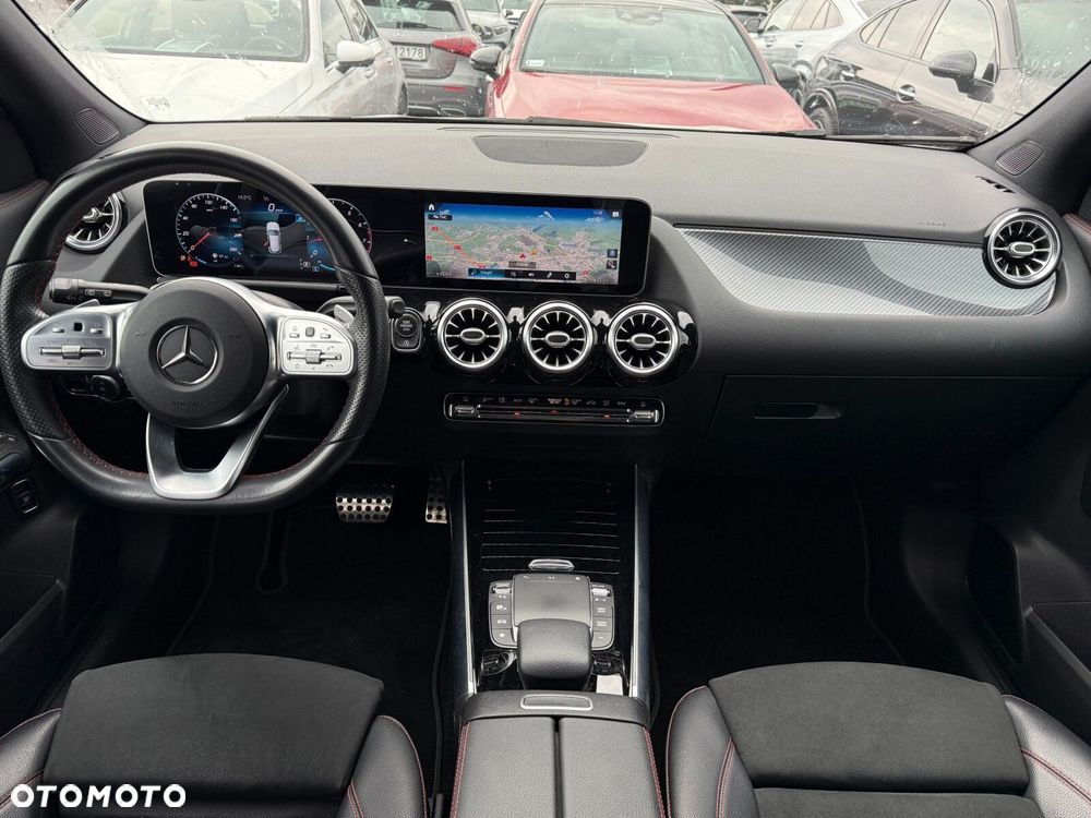 Mercedes-Benz GLA 200 7G-DCT AMG Line - 20
