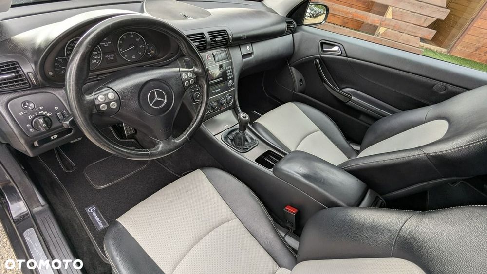 Mercedes-Benz Klasa C 180 Kompressor Sport Edition - 16