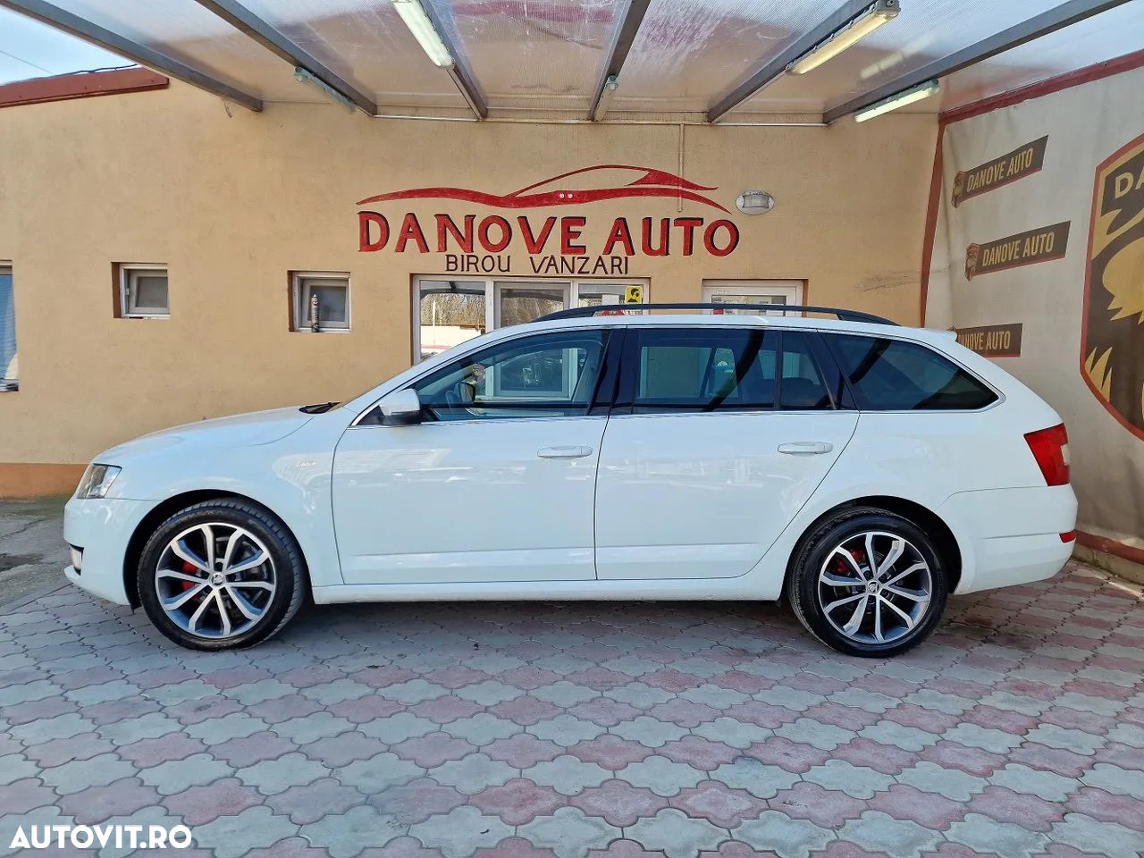 Skoda Octavia Combi 2.0 TDI DSG Edition - 3