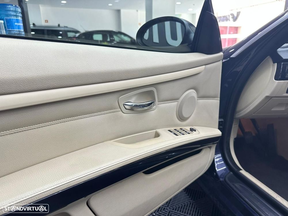 BMW 320 d Cabrio - 33
