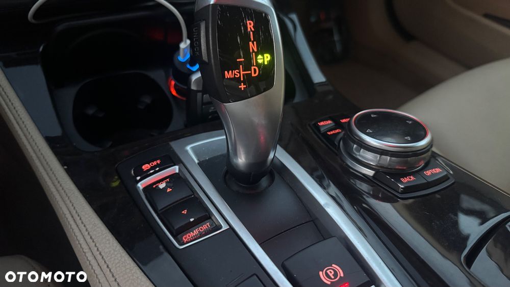 BMW Seria 5 528i xDrive Luxury Line - 20