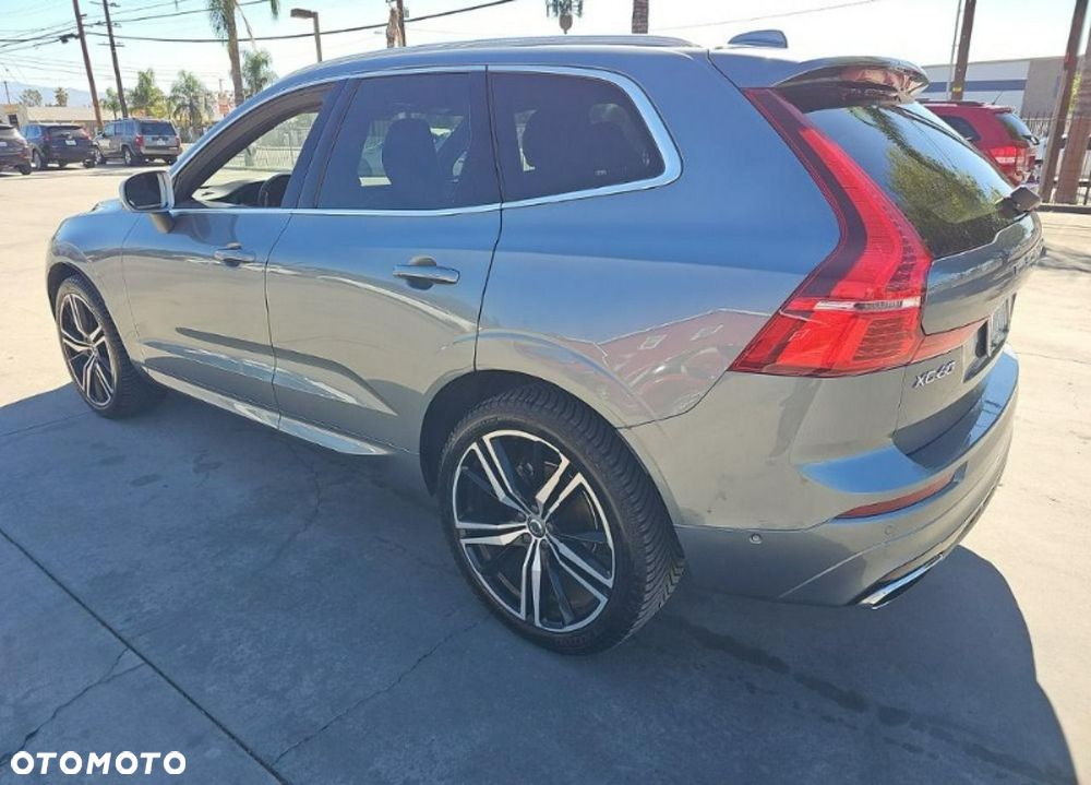 Volvo XC 60 T5 AWD R-Design - 6